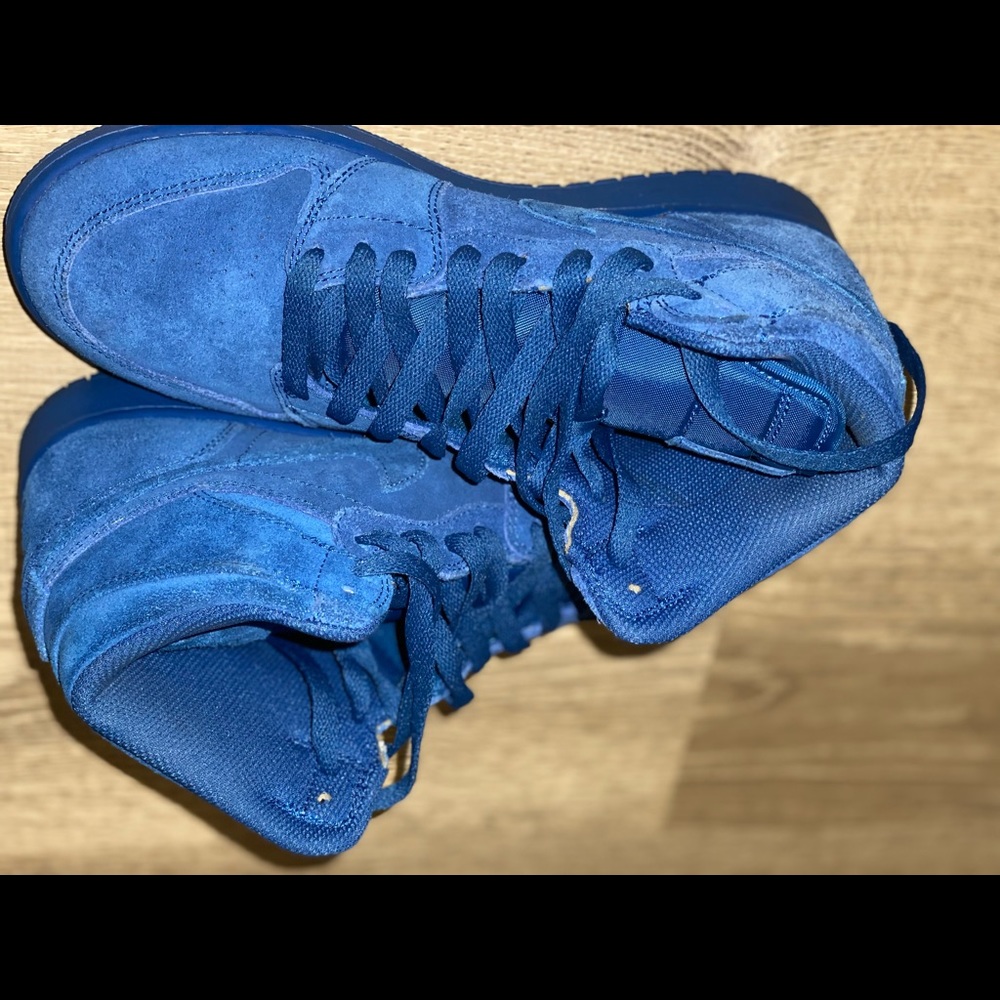 Nike - Picture 3 of 4